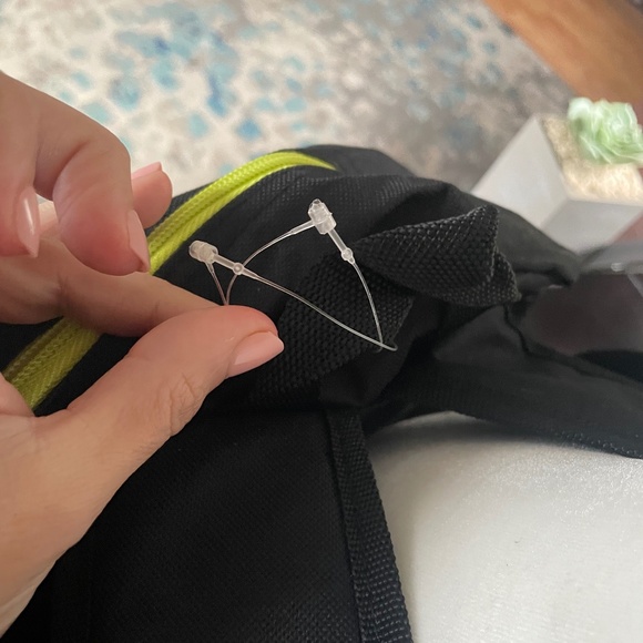 🎒 Arizona Blu Athletic Gear Backpack (Black, Gray, Neon Yellow) - Picture 6 of 8